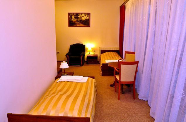 Hotel Pod Debami Terespol Habitación foto